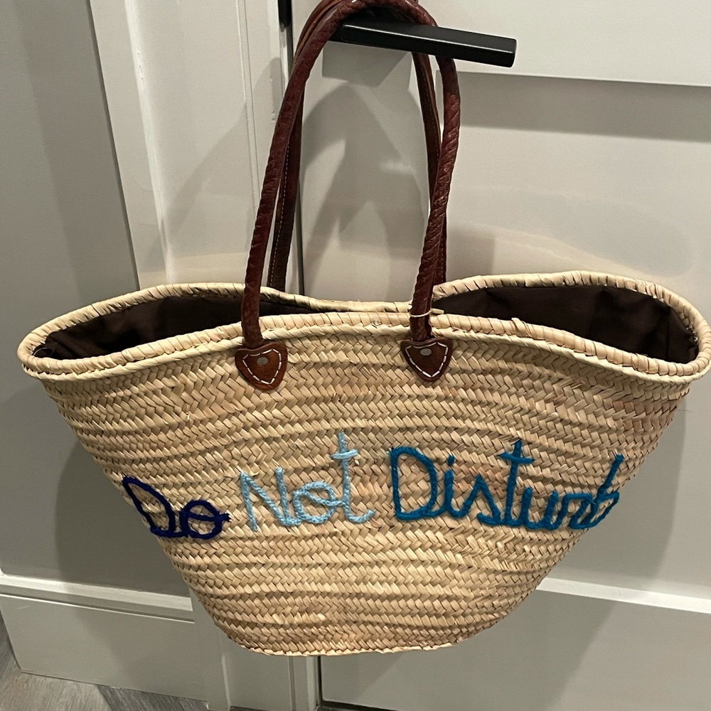 NWT straw beach bag  leather handles embroidered